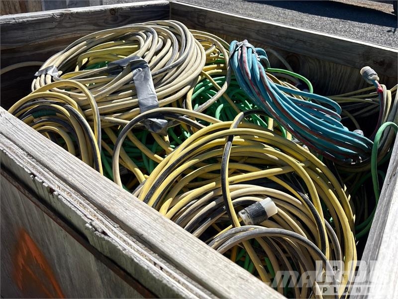 Quantity of (1) Crates of Electrical Extension Cor Andre komponenter