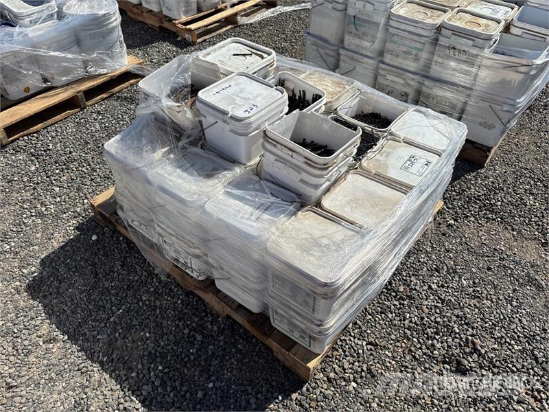  Quantity of (1) Pallets of Concrete Nails معدات البناء - غير ذلك