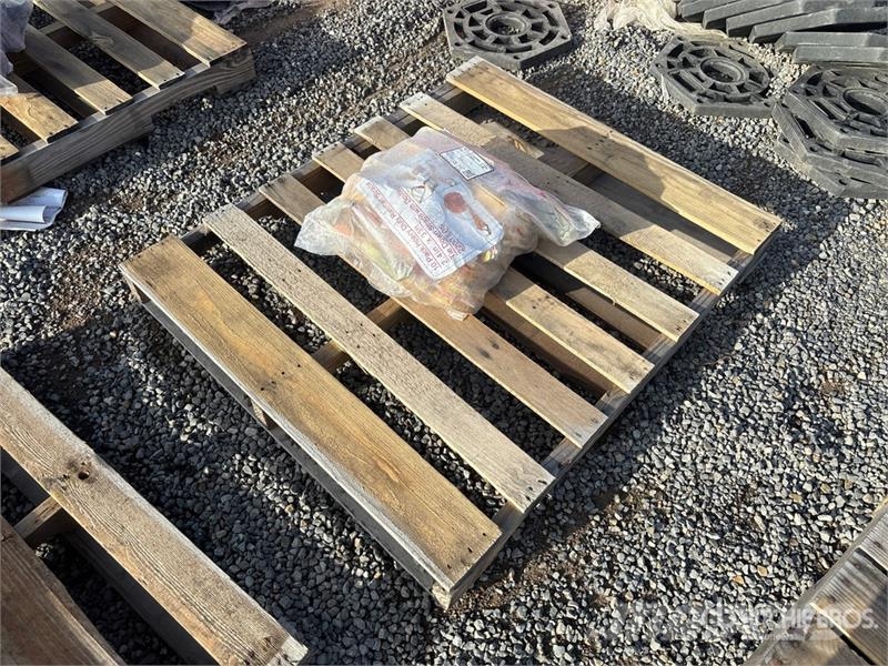 Quantity of (10) 2.4 in x 33 ft Yellow Pack Heavy Outros componentes