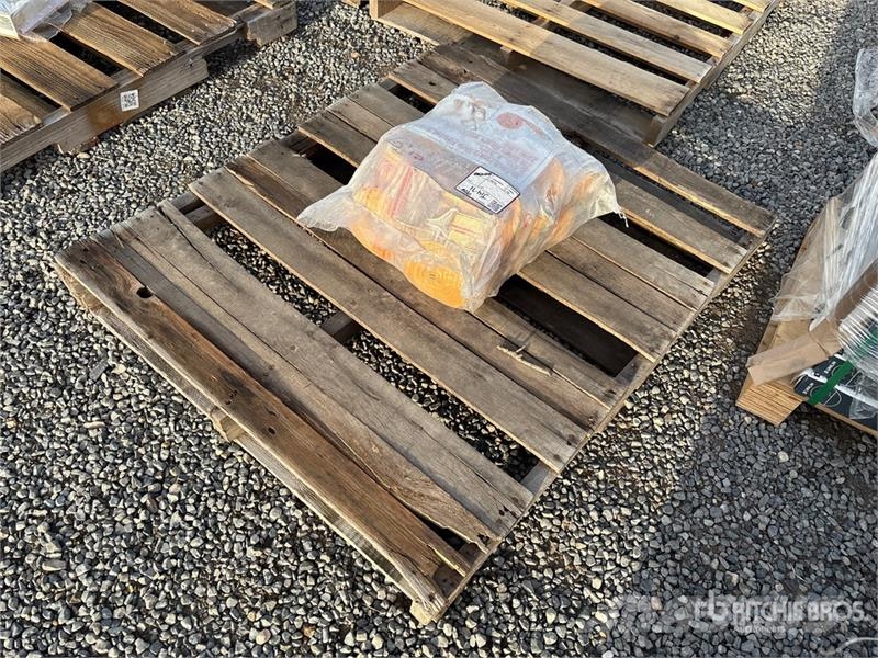Quantity of (10) 2.4 in x 33 ft Yellow Pack Heavy Andre komponenter