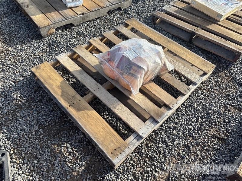 Quantity of (10) 2.4 in x 33 ft Yellow Pack Heavy Outros componentes