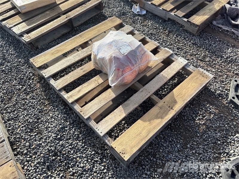 Quantity of (10) 2.4 in x 33 ft Yellow Pack Heavy Outros componentes