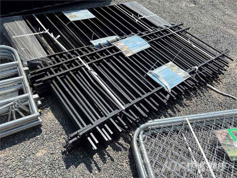  Quantity of (10) 7.9 ft x 3.8 ft Galvanized Steel  Fencing equipment