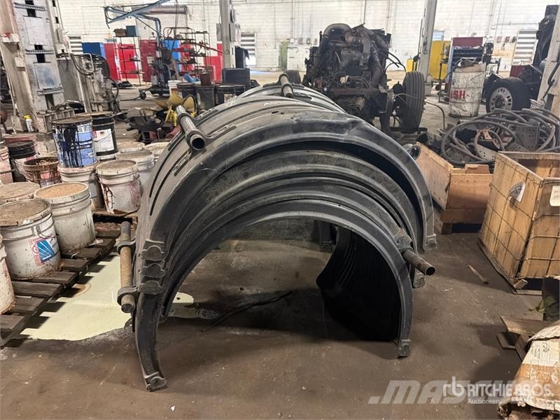 Quantity of (10) Fenders Ostale kargo komponente