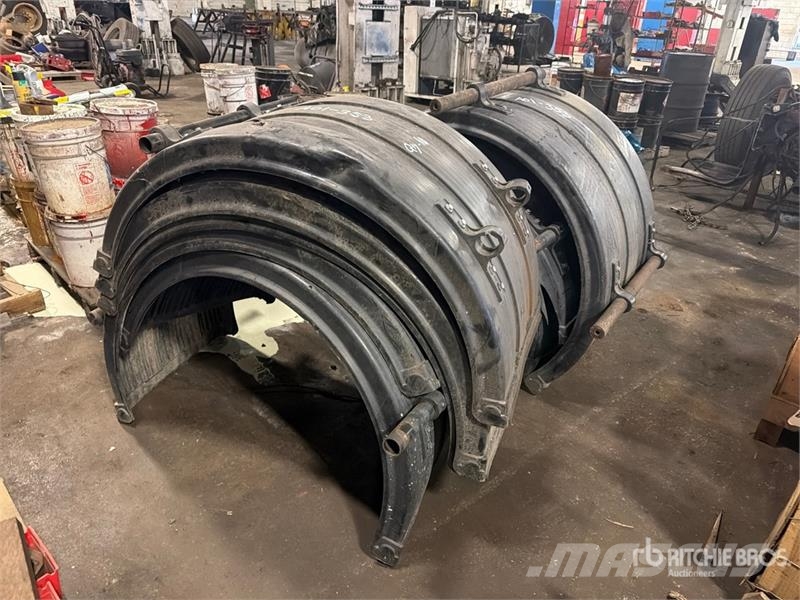 Quantity of (10) Fenders Ostale kargo komponente
