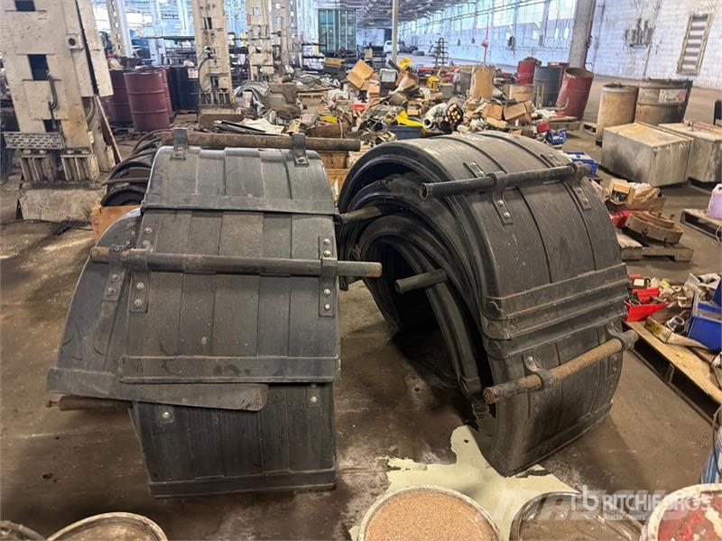 Quantity of (10) Fenders Ostale kargo komponente