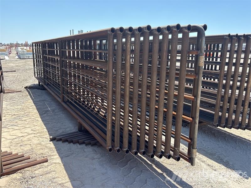  Quantity of (10) Lone Star 24 ft x 5 ft Livestock  ماكينات وملحقات مواش أخرى