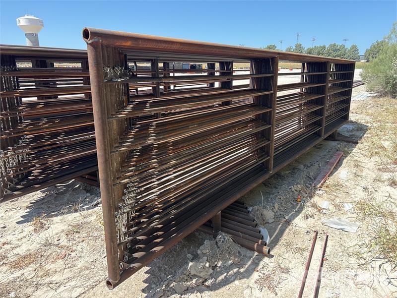Quantity of (10) Lone Star 24 ft x 5 ft Livestock Інше тваринницьке обладнання