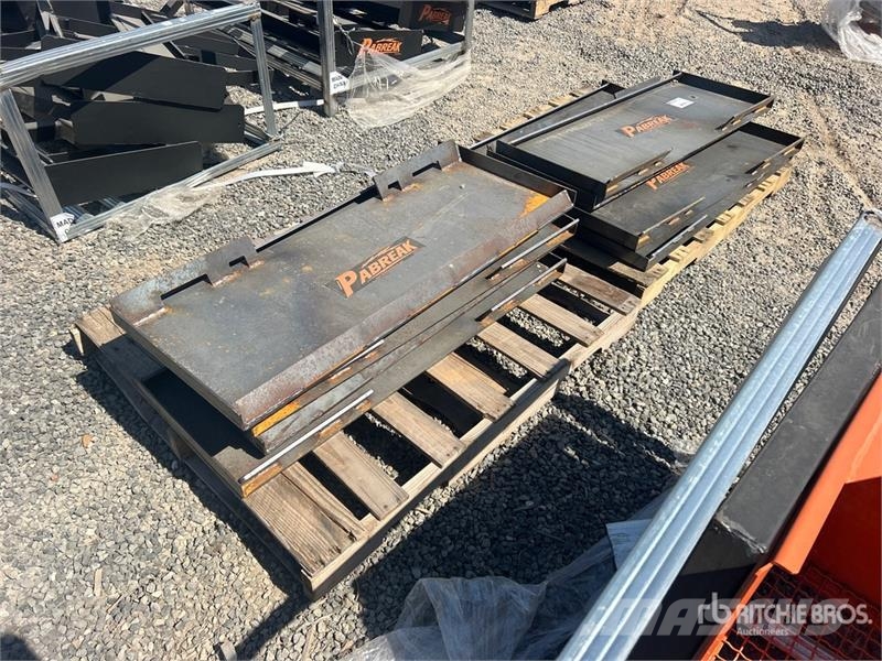 Quantity of (10) PABREAK UAP28 Skid Steer Attachm مكونات أخرى
