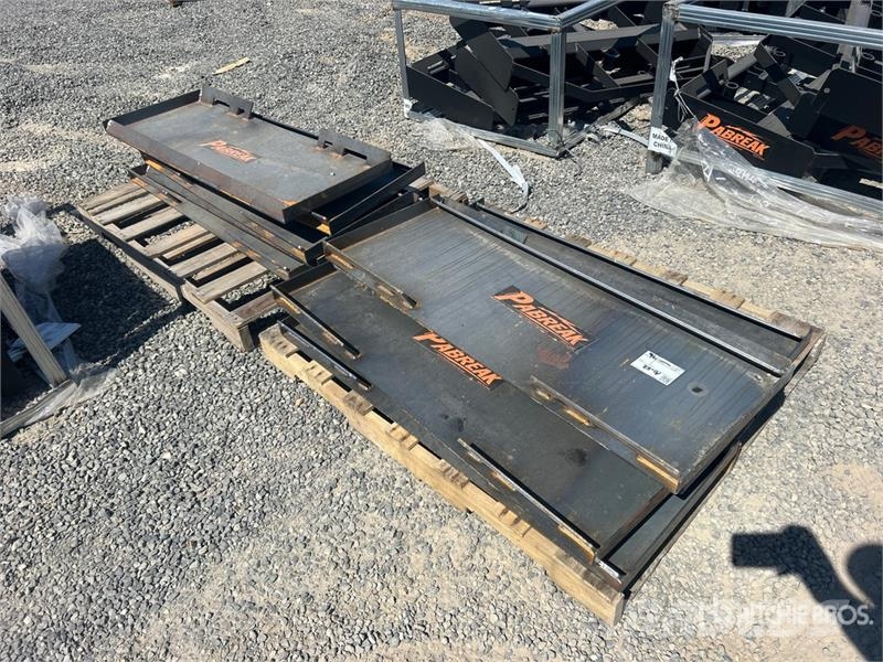 Quantity of (10) PABREAK UAP28 Skid Steer Attachm مكونات أخرى