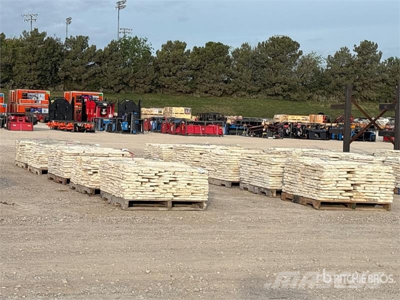 Quantity of (10) Pallets of Austin Texas White Nic Egyéb mezőgazdasági gépek