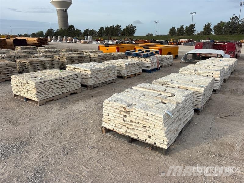Quantity of (10) Pallets of Austin Texas White Nic Egyéb mezőgazdasági gépek