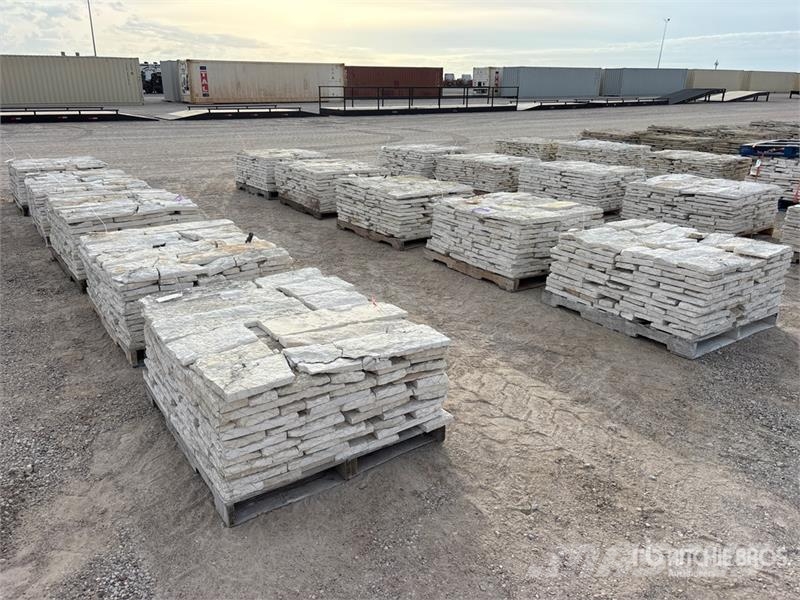  Quantity of (10) Pallets of Austin Texas White Nic Egyéb mezőgazdasági gépek