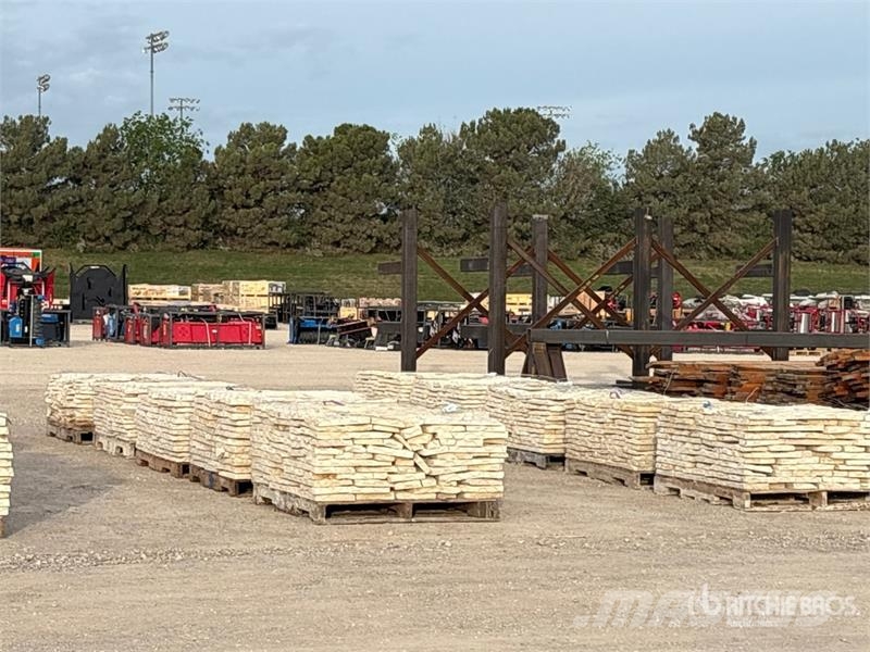  Quantity of (10) Pallets of Austin Texas White Nic Egyéb mezőgazdasági gépek