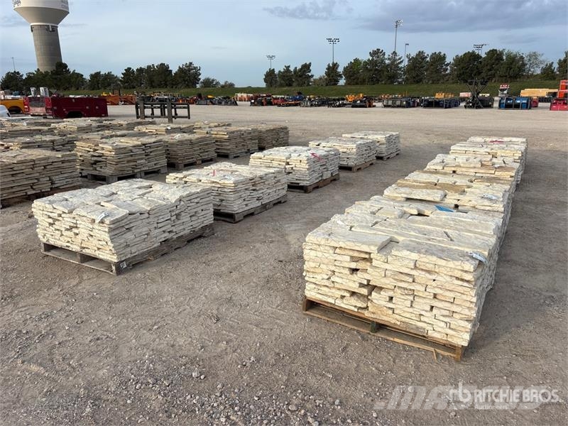 Quantity of (10) Pallets of Austin Texas White Nic Egyéb mezőgazdasági gépek