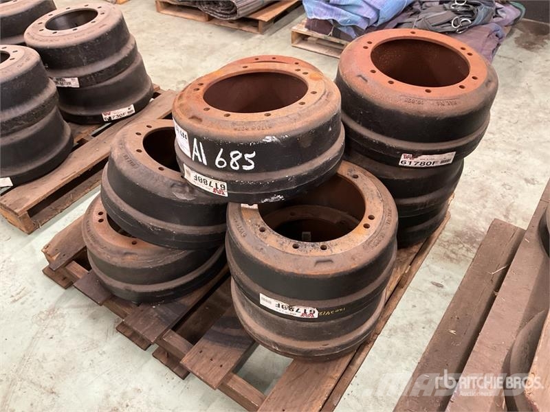 Quantity of (10) Unused Webb 61780F Brake Drums Otros componentes