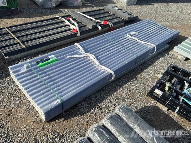 Quantity of (100) 12 ft x 3 ft Corrugated Polycarb Csörlők, emelőberendezések és anyagmozgató liftek