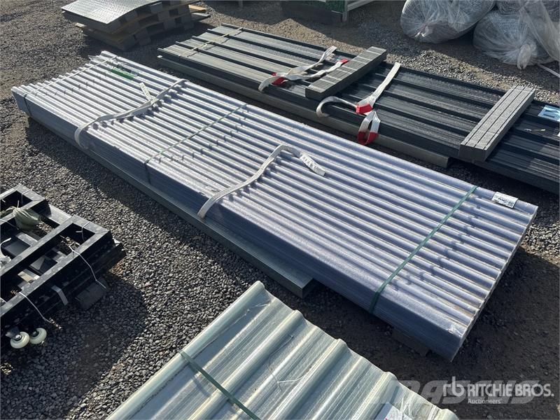 Quantity of (100) 12 ft x 3 ft Corrugated Polycarb Csörlők, emelőberendezések és anyagmozgató liftek