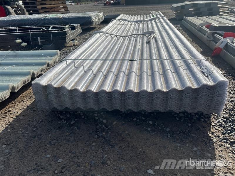 Quantity of (100) 12 ft x 3 ft Corrugated Polycarb Csörlők, emelőberendezések és anyagmozgató liftek