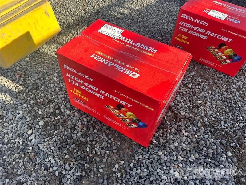 Quantity of (100) 5M Ratchet Straps (Unused) Outros componentes
