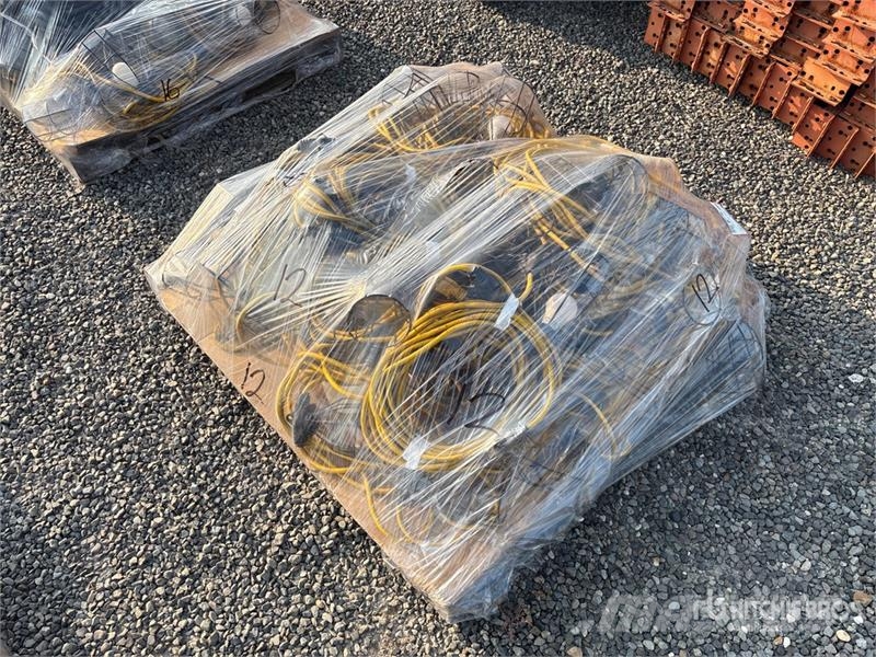 Quantity of 110 v String Lights Other components