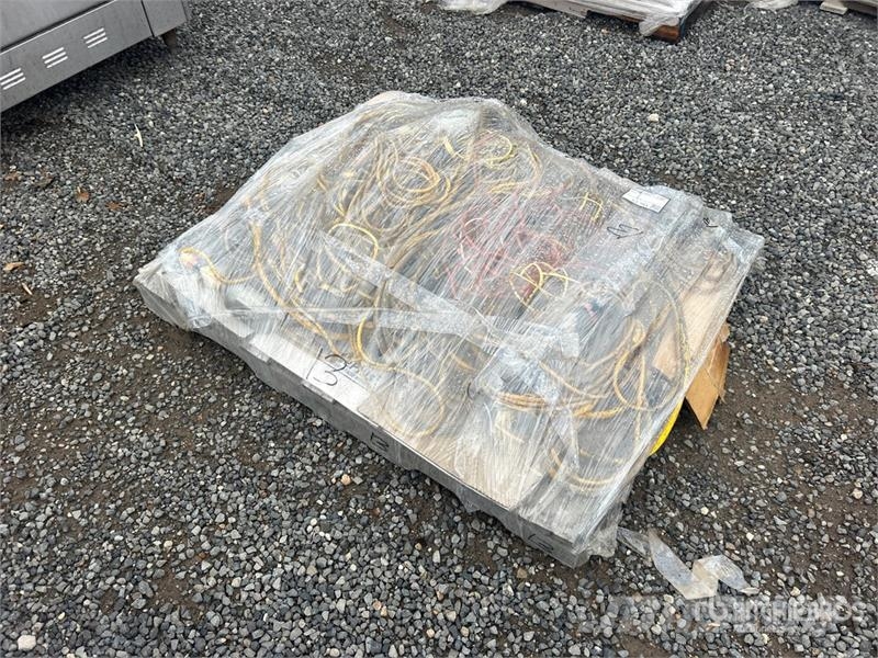  Quantity of 110 V Work Lights معدات البناء - غير ذلك