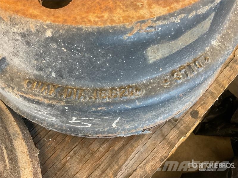  Quantity of (12) Brake Drums Drugi deli