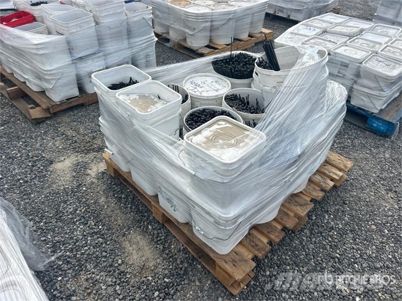 Quantity of 12 in to 20 in Fastners (Unused) 건설 장비 - 기타