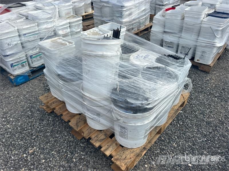 Quantity of 12 in to 20 in Fastners (Unused) 건설 장비 - 기타
