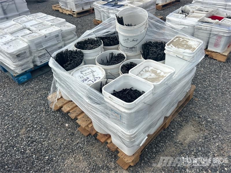 Quantity of 12 in to 20 in Fastners (Unused) 건설 장비 - 기타