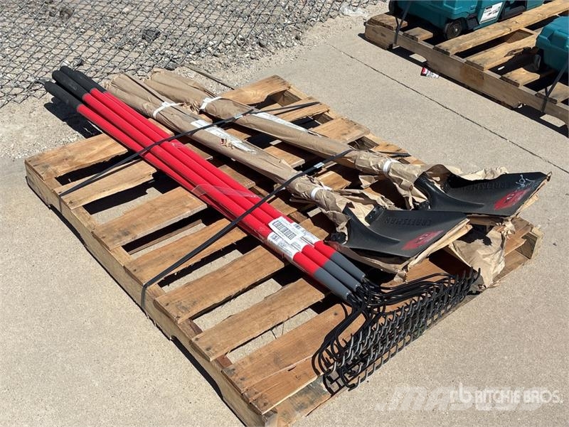  Quantity of 12 pc Assorted Landscaping Tools Drugi deli