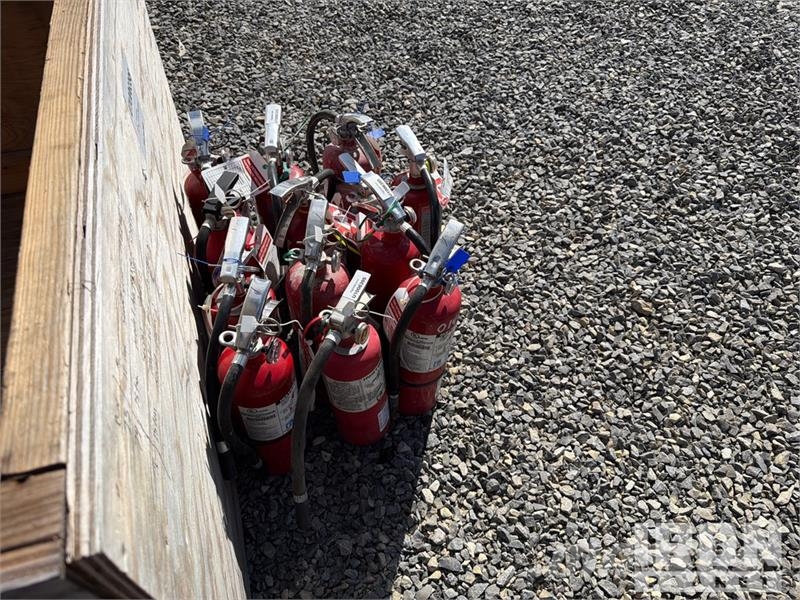 Quantity of (13) Boxes of 5 lb. Fire Extinguisher Andre komponenter