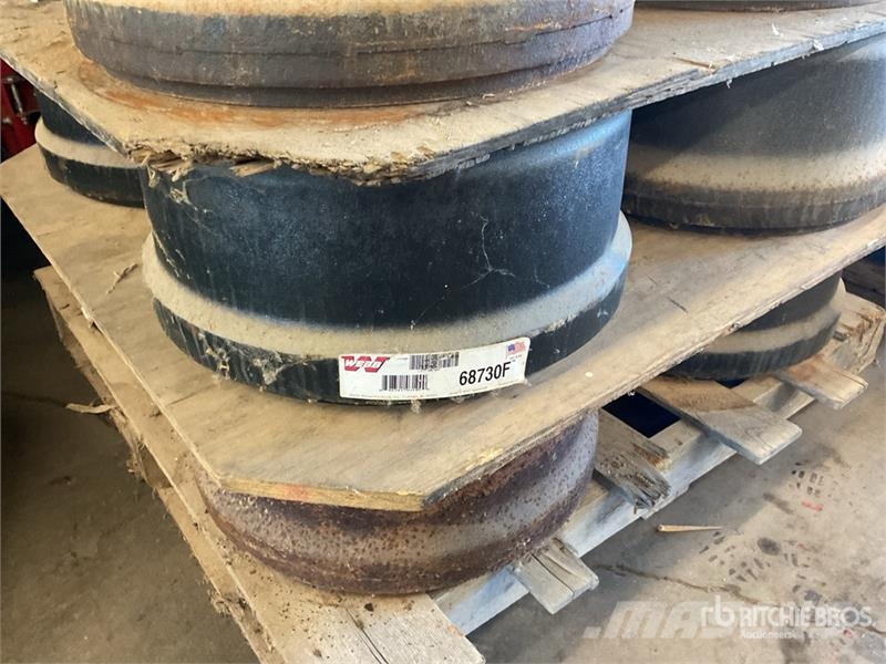 Quantity of (13) Brake Drums Otros componentes
