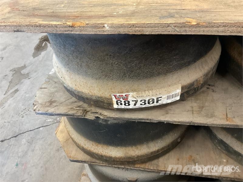 Quantity of (13) Brake Drums Otros componentes