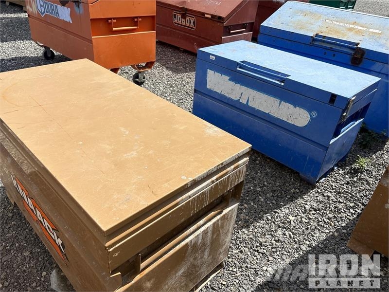 Quantity of (13) Gang Boxes 4824 Drugi deli