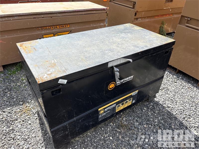  Quantity of (13) Gang Boxes 4824 Drugi deli