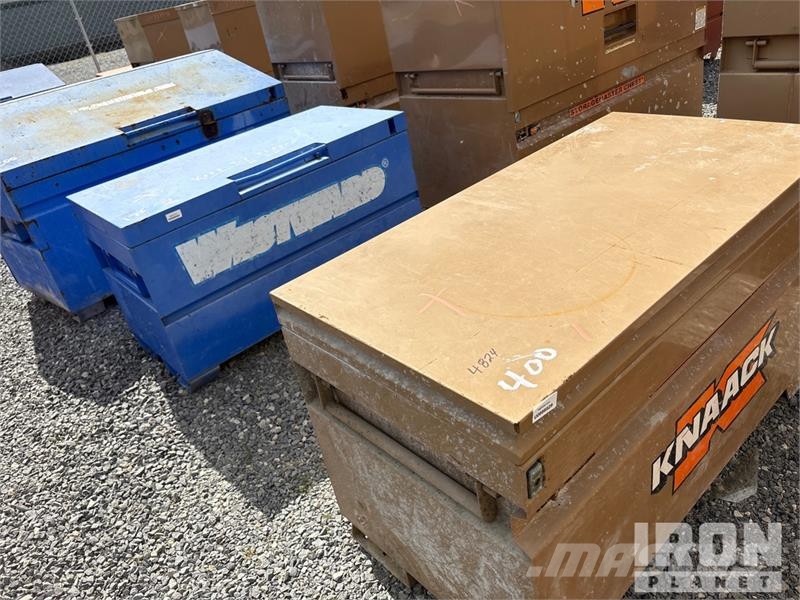  Quantity of (13) Gang Boxes 4824 Drugi deli