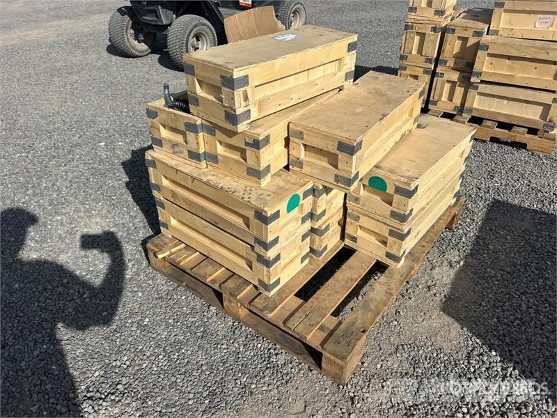 Quantity of (14) 7 in Hydraulic Excavator Thumb (U Buckets