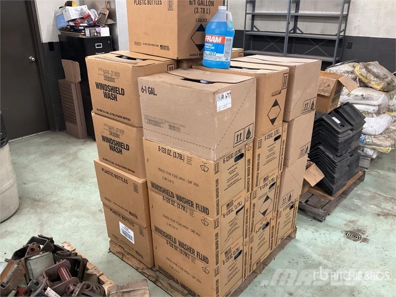 Quantity of (149) 1 gal Bottles of Windshield Wash Andet tilbehør