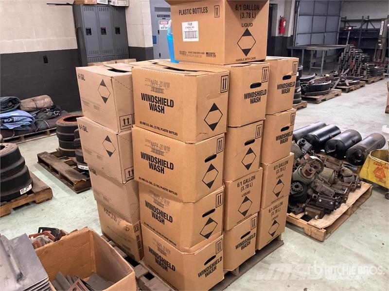 Quantity of (149) 1 gal Bottles of Windshield Wash Andet tilbehør