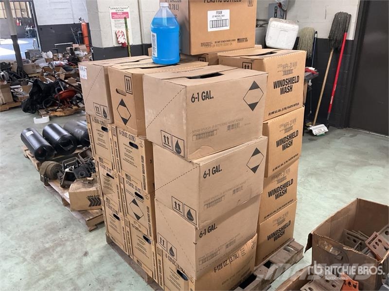 Quantity of (149) 1 gal Bottles of Windshield Wash Andet tilbehør