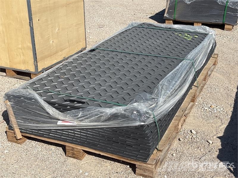  Quantity of (15)  FPM Ground Protection Mats (Unus معدات النقل - غير ذلك