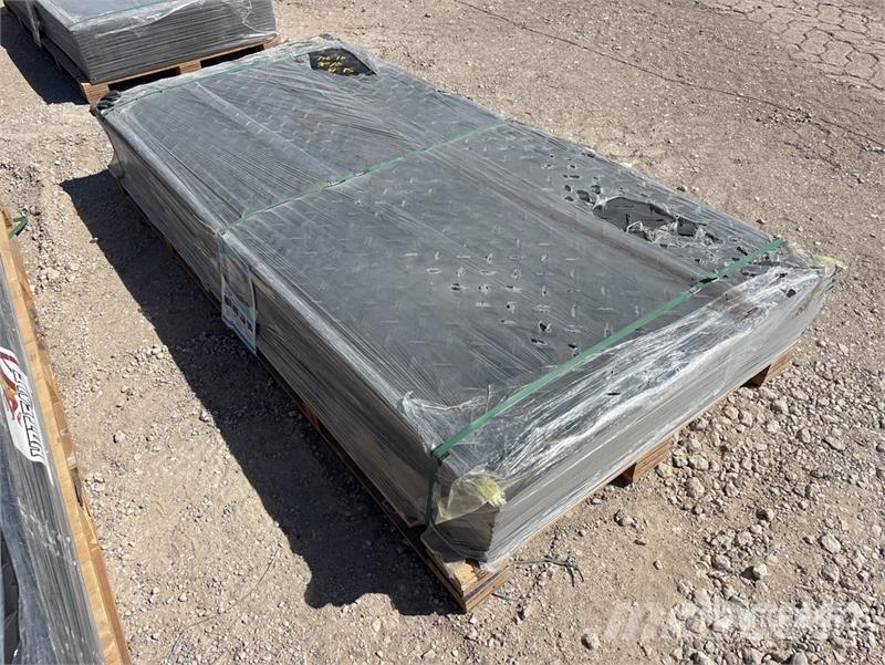 Quantity of (15) FPM Ground Protection Mats (Unus 운송 장비 - 기타
