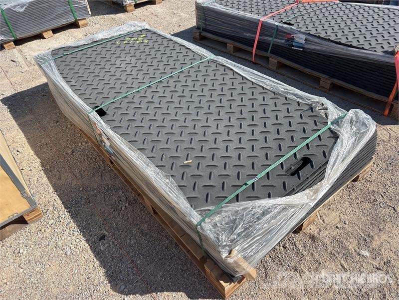  Quantity of (15)  FPM Ground Protection Mats (Unus معدات النقل - غير ذلك