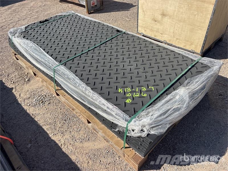  Quantity of (15)  FPM Ground Protection Mats (Unus معدات النقل - غير ذلك