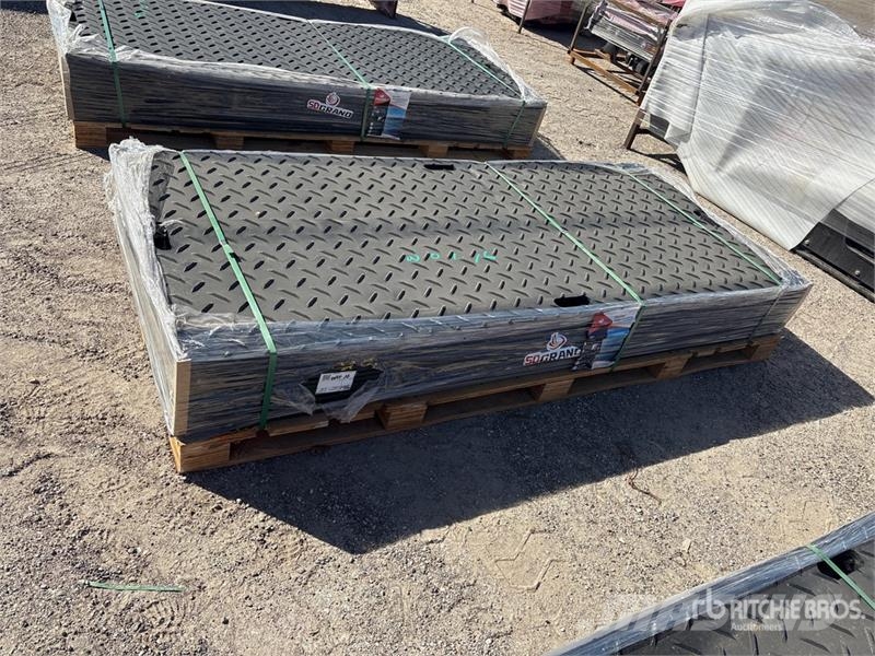  Quantity of (15)  FPM Ground Protection Mats (Unus ملحقات وقطع غيار معدات الحفر