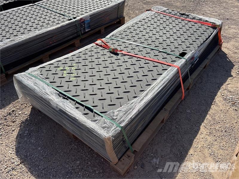  Quantity of (15)  FPM Ground Protection Mats (Unus معدات النقل - غير ذلك