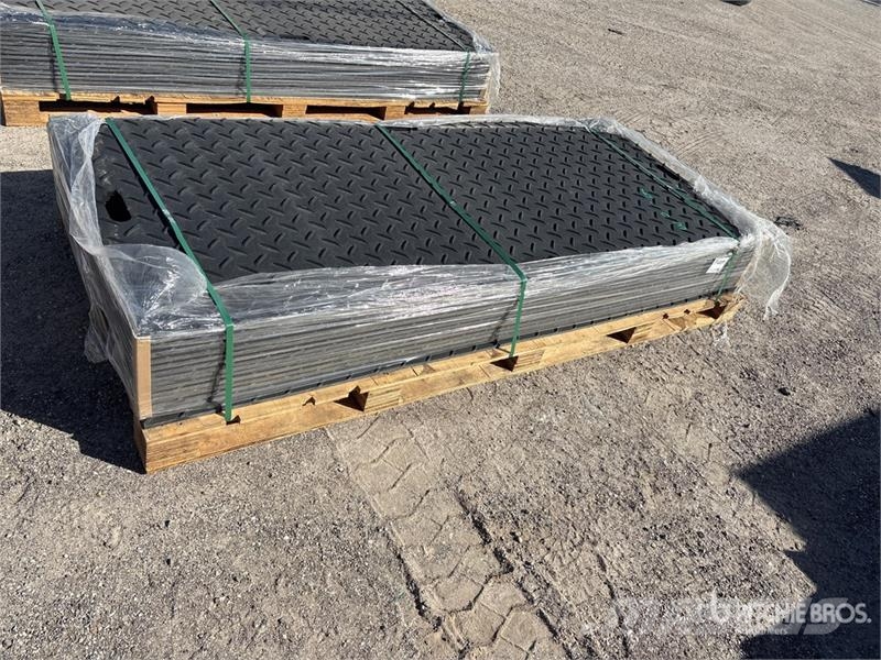  Quantity of (15)  FPM Ground Protection Mats (Unus Acessórios e peças de equipamento de perfuração