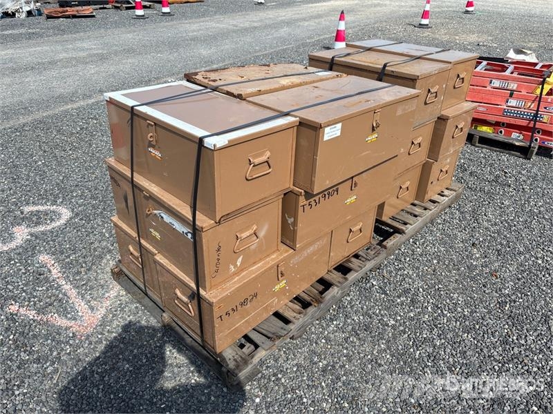 Quantity of (15) Knaack Job Site Box Outros componentes