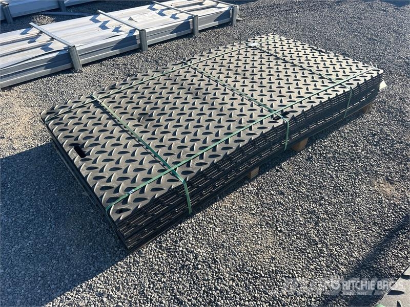 Quantity of (15) LYALS ALSRM 48 in x 94 in Ground Transport - Autres